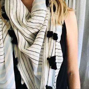 LOFT Accessories - LOFT Square Scarf LOFT Accessories - LOFT Square Scarf